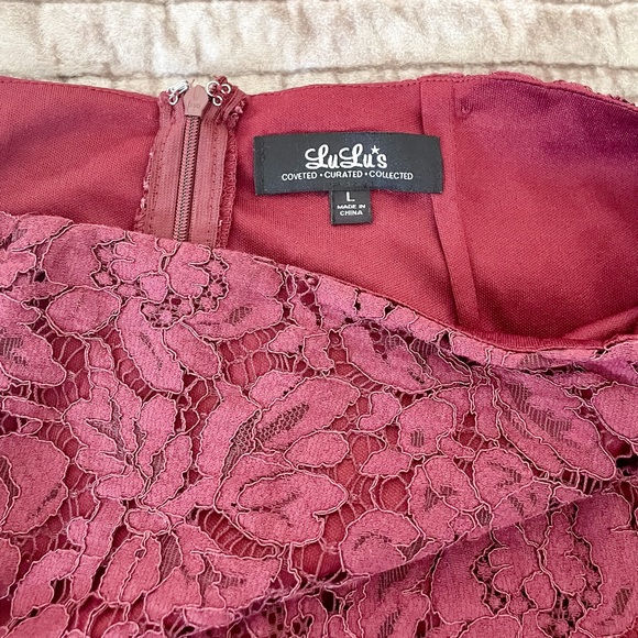 2 for $20 | LuLu’s Burgundy Rose Floral Lace Skirt Size Large - Picture 4 of 6